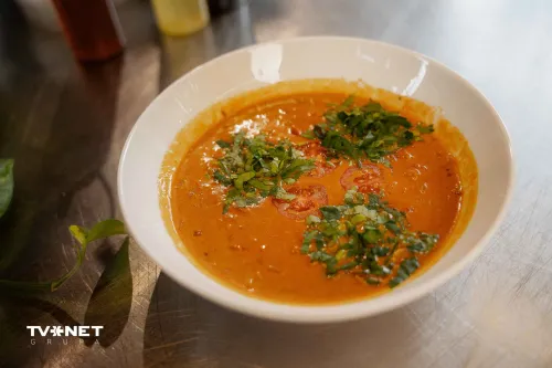 Marokāņu tomātu zupa ar sarkanajām lēcām