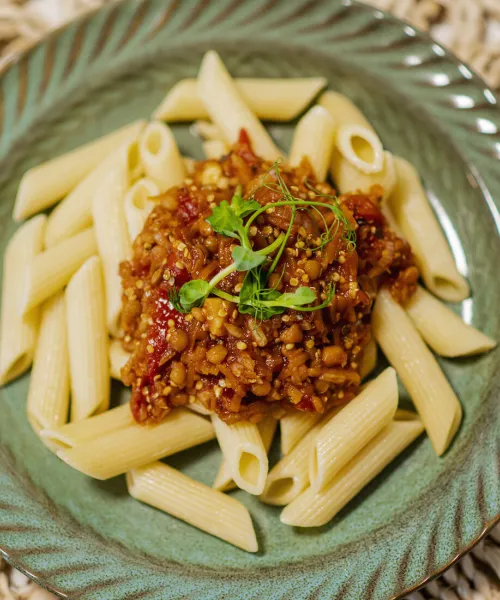 Lēcu Boloņa ar penne pastu