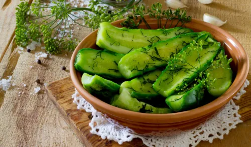 Ātri mazsālītie gurķi