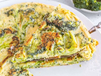 Brokoļu fritata