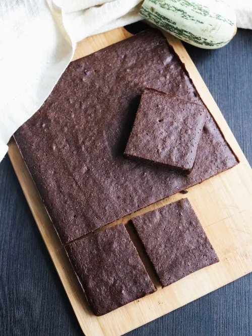 Dubultās šokolādes cukīni pīrāgs