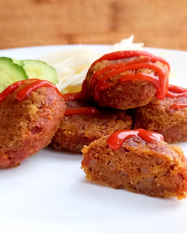Šķelto zirņu un griķu falafeli