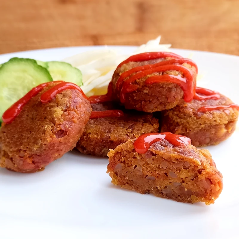 Šķelto zirņu un griķu falafeli