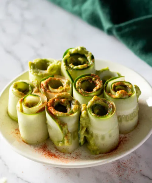 Gurķu rullīši ar avokado