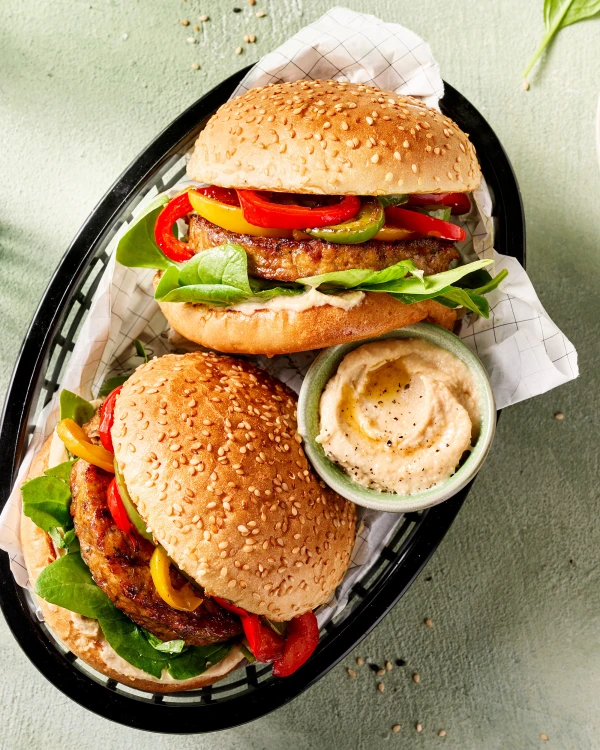 Humosa un grilētas paprikas burgeris