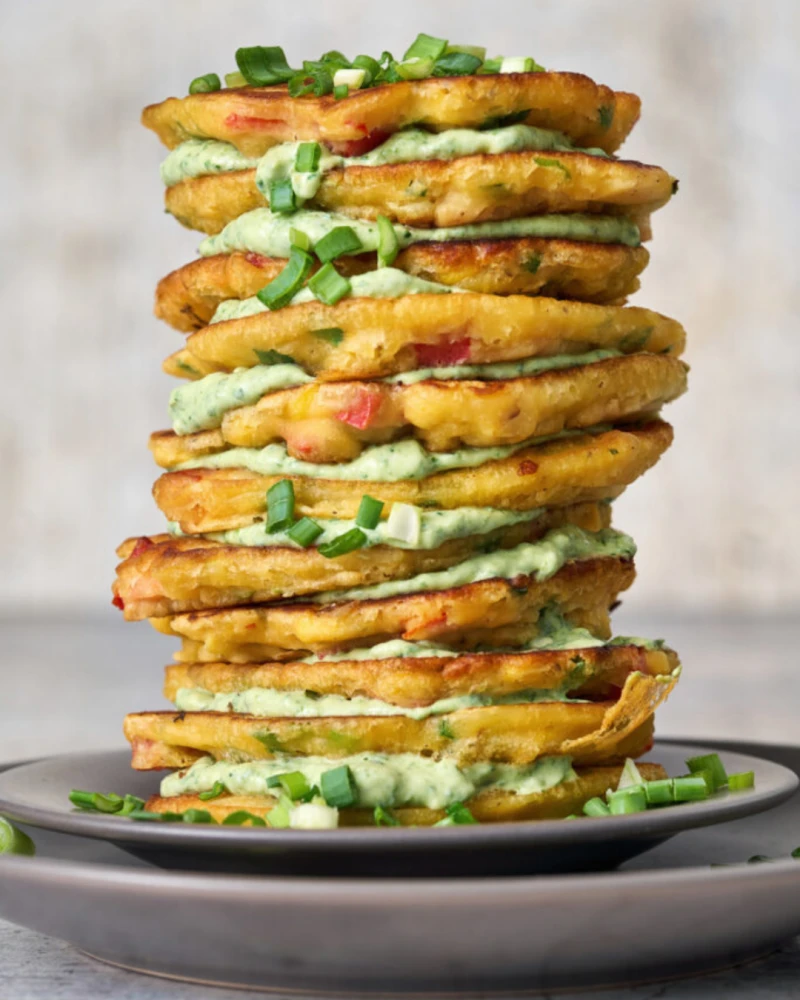 Kukurūzas plācenīši ar spinātu krēmu