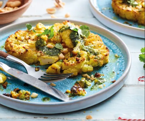 Cepti ziedkāpostu steiki ar koriandru