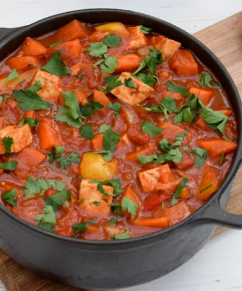 Kūpināta tofu gulašs