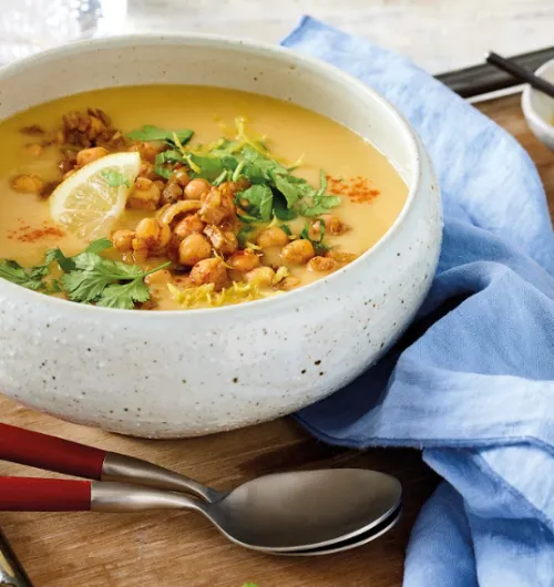 Pikantais turku zirņu sautējums