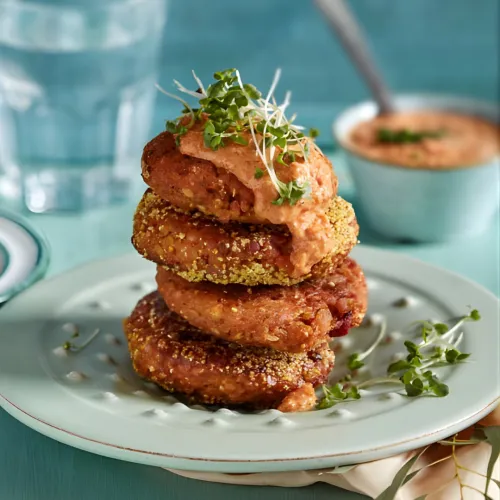 Sarkano lēcu plācenīši ar grilētas paprikas mērci