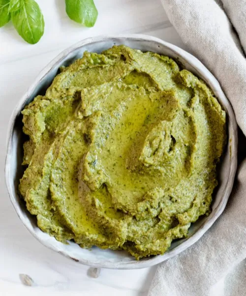 Saulespuķu sēklu pesto ar baziliku