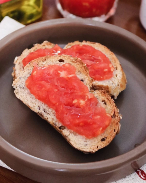 Spāņu tomātu grauzdiņš
