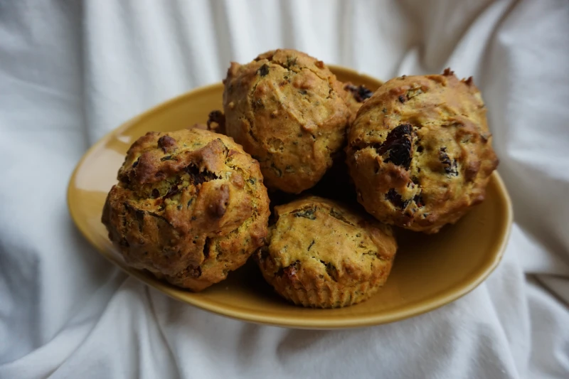 Sāļie spinātu un tomātu mafini