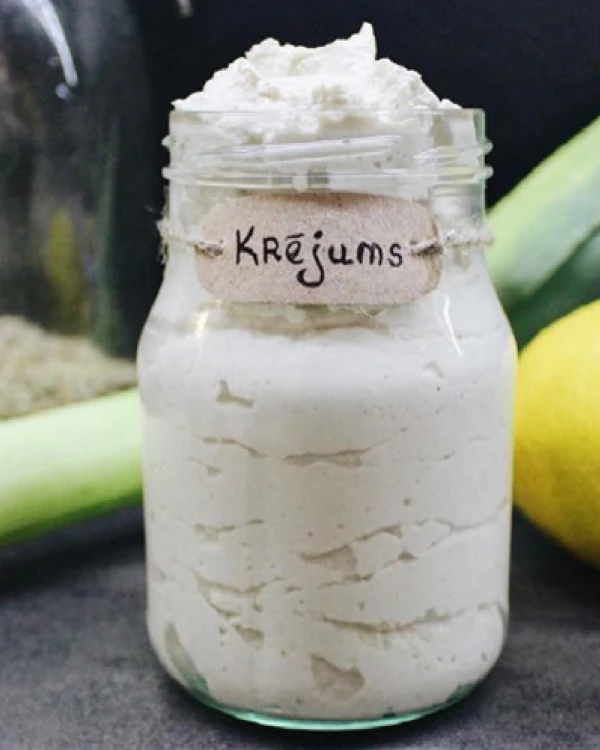 2 vegāniski skābie krējumi
