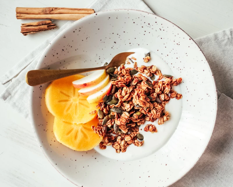 Auzu pārslu un ķirbju granola
