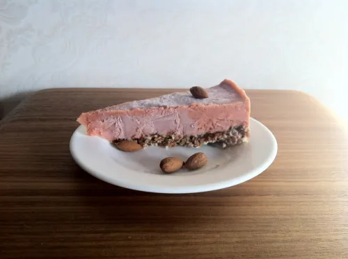 Avokado un zemeņu svaigā kūka