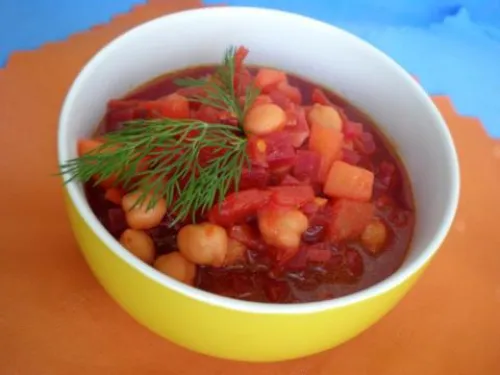 Biešu-turku zirņu zupa ar rozmarīnu
