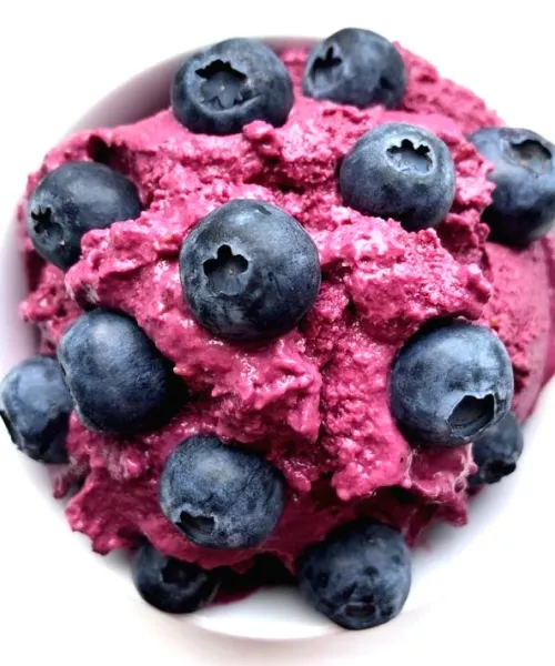 Indijas riekstu un ogu saldējums