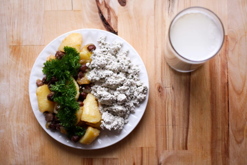 Kaņepju piens un biezpiens