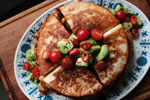 Kesadijas jeb pildīti tortilju trijstūrīši