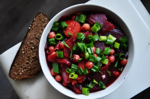 Pikantā turku zirņu un biešu zupa