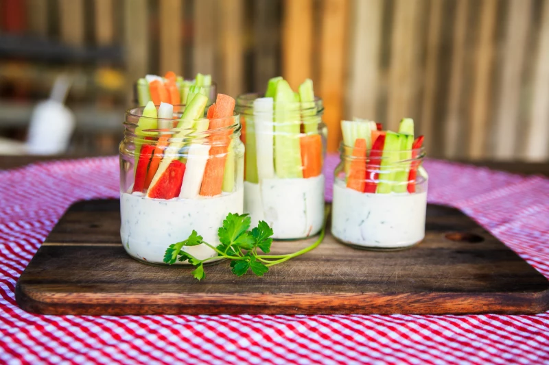 Piknika dārzeņi ar diļļu majonēzi