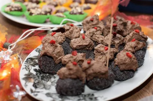 Svaigie šokolādes minikēksiņi