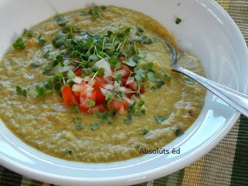 Viltotā brokoļu ''siera'' zupa