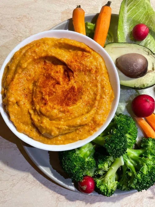 Saldā kartupeļa humoss